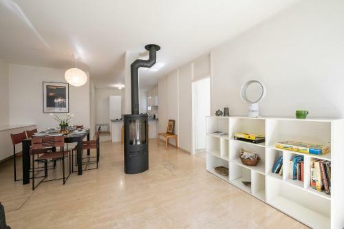 City Lake Apartment