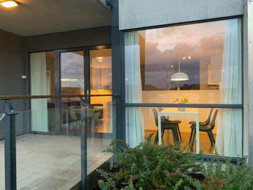 Modern Apartment In The Harbour Of J�rpeland