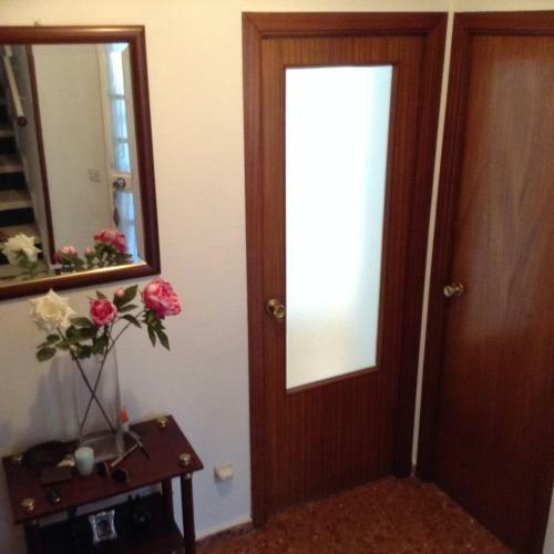 Casa Soleada En Calle Tranquila