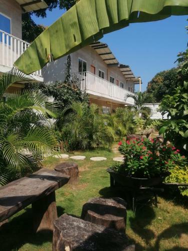 Lodge Caba�as California