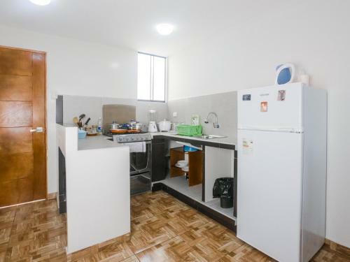 Ej�rcito Ave. Apart (large Groups)