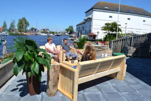 Watersport Hostel Oer't Hout
