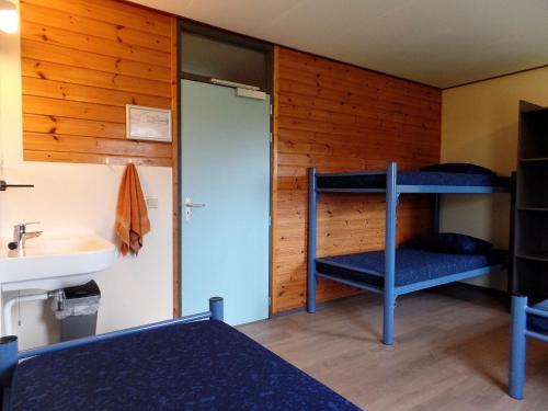 Holiday Home Recreatiepark Klaverweide 3