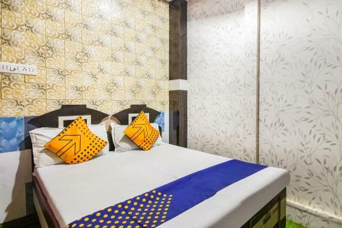 Spot On 61105 Hotel Rajhans