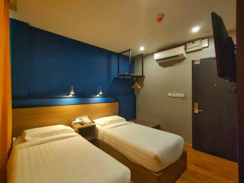 Uptown Hotel