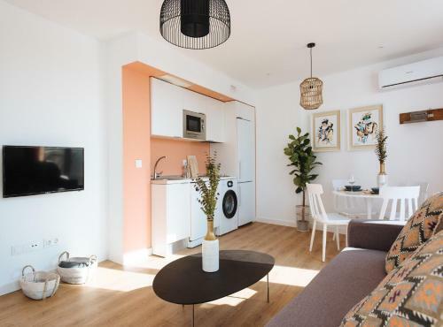 Lola 14 Suite Apartment