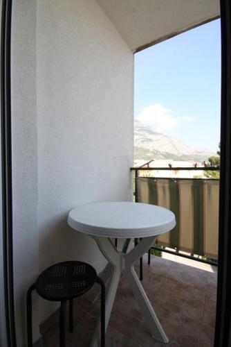 Apartments With A Parking Space Makarska - 6729