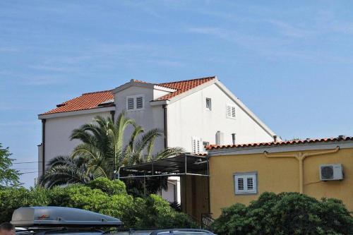 Apartments With A Parking Space Makarska - 6729