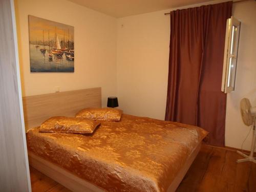 Apartments With A Parking Space Makarska - 9129