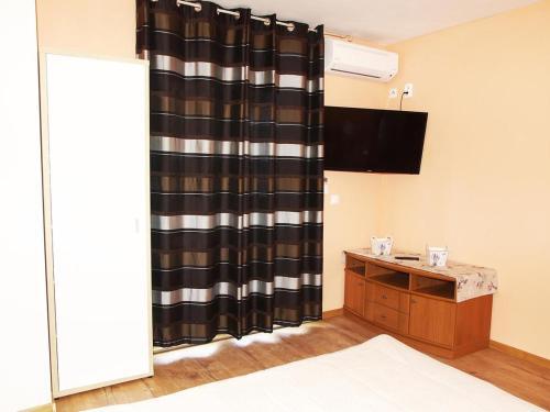 Apartments With A Parking Space Makarska - 9129