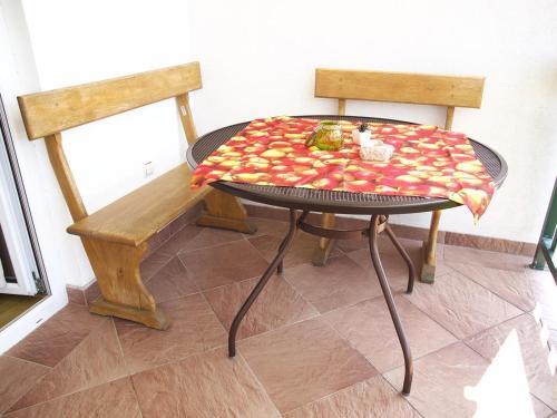 Apartments With A Parking Space Makarska - 9129