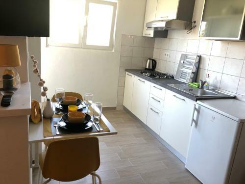 Apartment Yellow