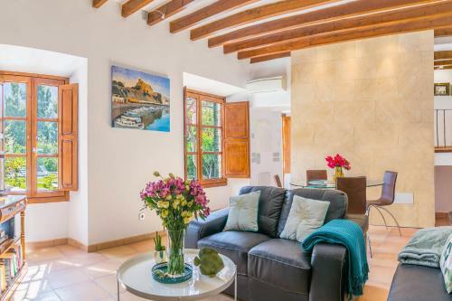 Beautiful Mallorcan Villa With Pool In Soller