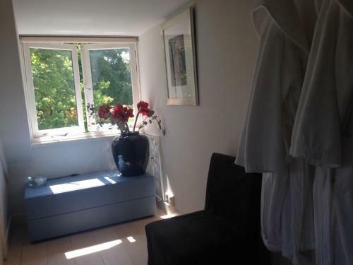 Bed & Breakfast Room One-twenty-one