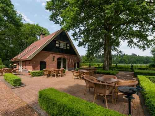 Villa Gorgeous Mansion In Deurningen Near The Forest
