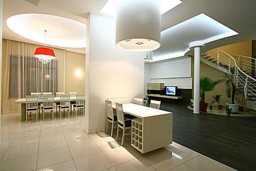 Villa White House
