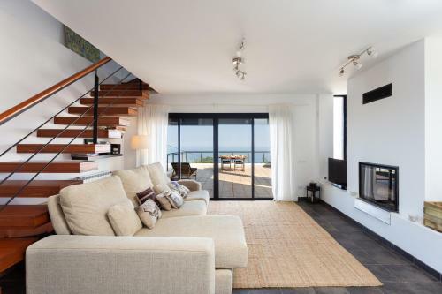 Amplia Villa Con Vistas Al Mar Y Terraza