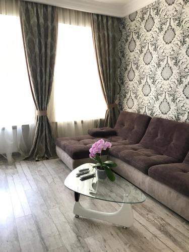 Apartments On Bunina 28