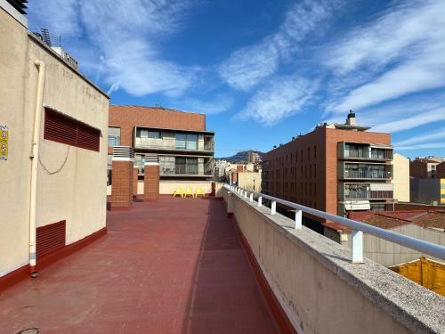 Apartamento Piso En Terrassa Centro +piscina+terraza+vistas