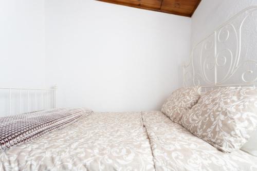 Home2book Rustic House El Palmar