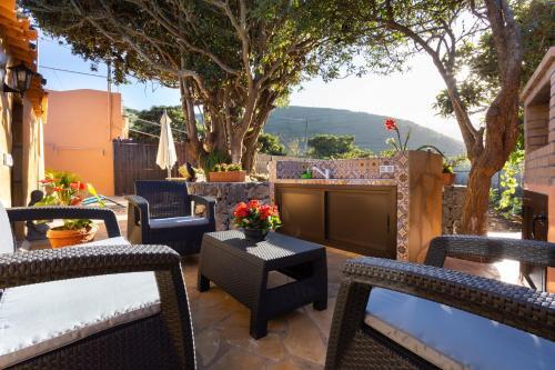 Home2book Rustic House El Palmar