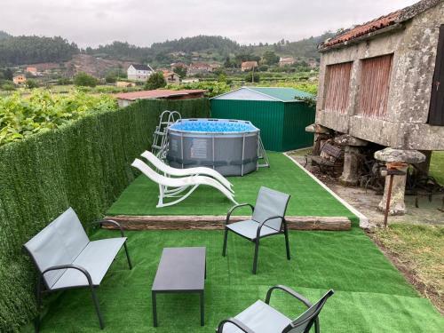 Amplia Casa Con Piscina Y Barbacoa
