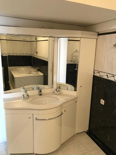 Apartamento ??????????? ???, ?????? ??????? ? ????? ?????? ??????