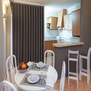 Aparthotel Vitor's Plaza