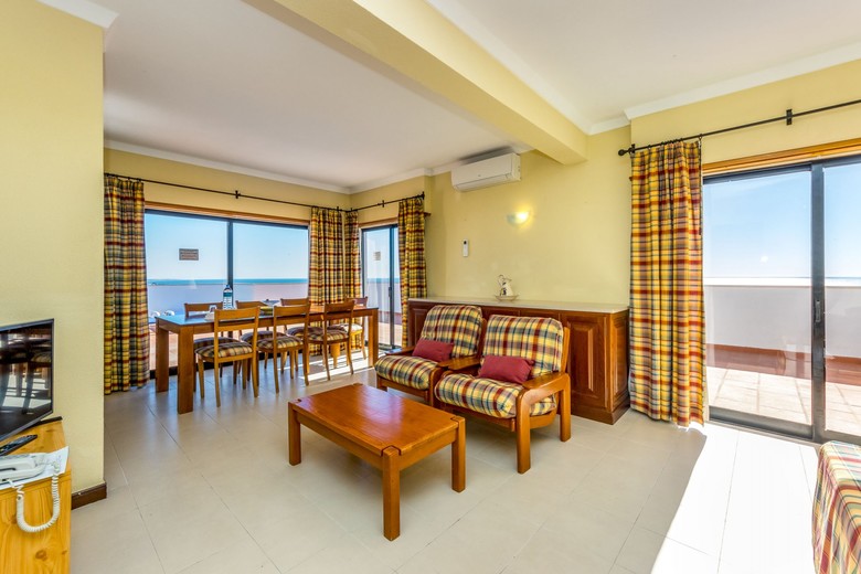 Hotel Apartamentos Turisticos Janelas Do Mar