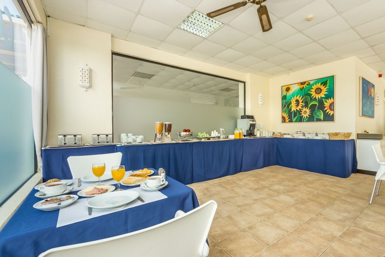 Hotel Apartamentos Turisticos Janelas Do Mar