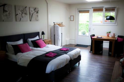 Bed & Breakfast Rheezerstee