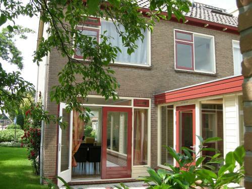 Luxurious Holiday Home In West-graftdijk With Private Garden