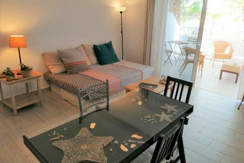 Comfortable Cleo Apartment With Large Terrace