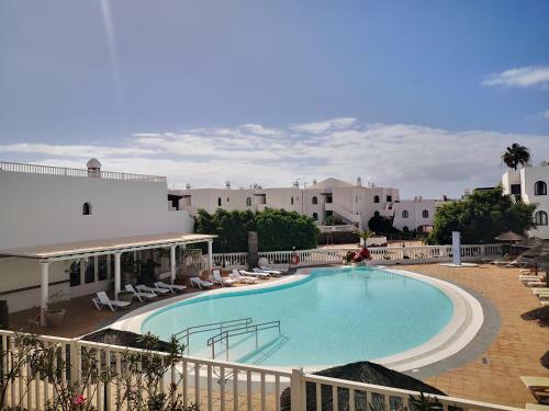 Comfortable Cleo Apartment With Large Terrace