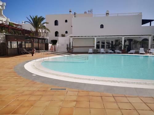 Comfortable Cleo Apartment With Large Terrace