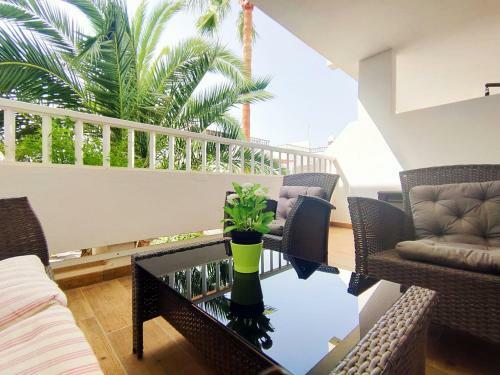 Bonito Apartamento Con Wifi, Piscina, Cerca de Playa Los Charcos