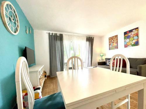 Bonito Apartamento Con Wifi, Piscina, Cerca de Playa Los Charcos
