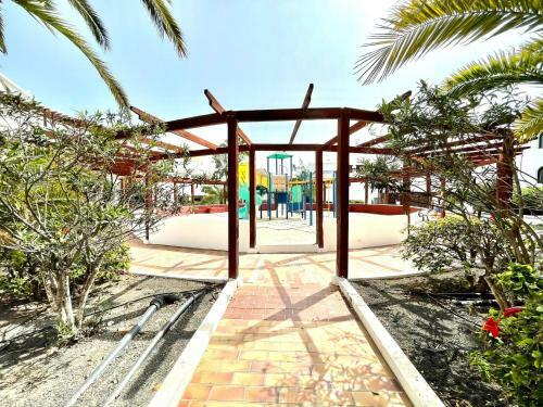 Bonito Apartamento Con Wifi, Piscina, Cerca de Playa Los Charcos