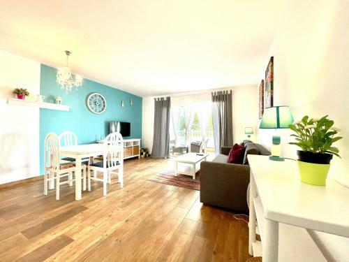 Bonito Apartamento Con Wifi, Piscina, Cerca de Playa Los Charcos