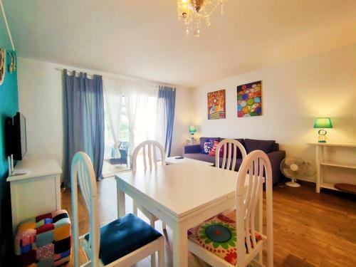 Bonito Apartamento Con Wifi, Piscina, Cerca de Playa Los Charcos