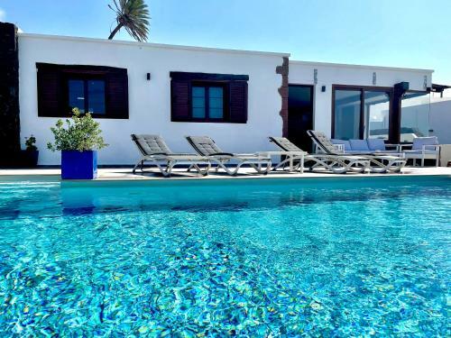 Villa Macher Piscina Climatizada Y Bar Piscina