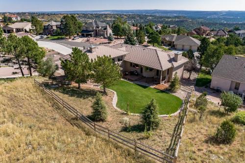 Cozy Modern 4br Home In West Colorado Springs Home