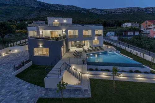 Luxury Villa Adonis Split With Private Pool, Jacuzzi, Sauna And Gym