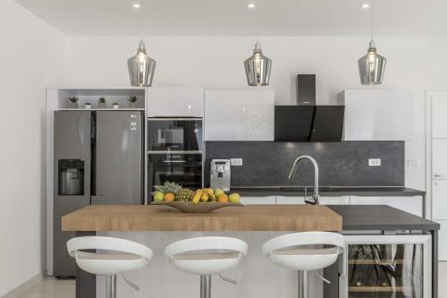 Luxury Villa Adonis Split With Private Pool, Jacuzzi, Sauna And Gym