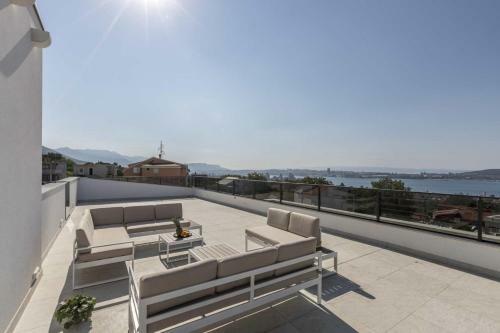 Luxury Villa Adonis Split With Private Pool, Jacuzzi, Sauna And Gym