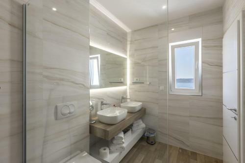 Luxury Villa Adonis Split With Private Pool, Jacuzzi, Sauna And Gym