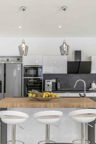 Luxury Villa Adonis Split With Private Pool, Jacuzzi, Sauna And Gym