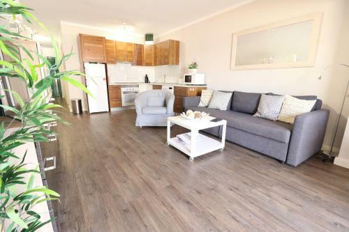 Beautiful One Bedroom Ground Floor Apartment - Veraluna