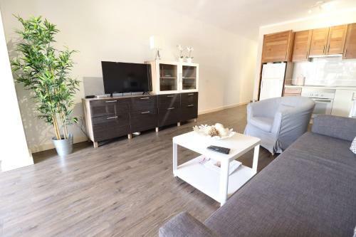 Beautiful One Bedroom Ground Floor Apartment - Veraluna