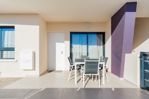 Luxurious 2 Bedroom Apartment Near The Beach